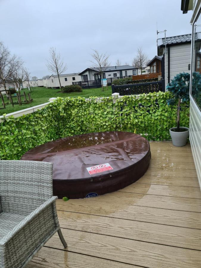 Hot Tub Hols 3 Bed Caravan At 42 Kingfisher Court Tattershall Exterior foto
